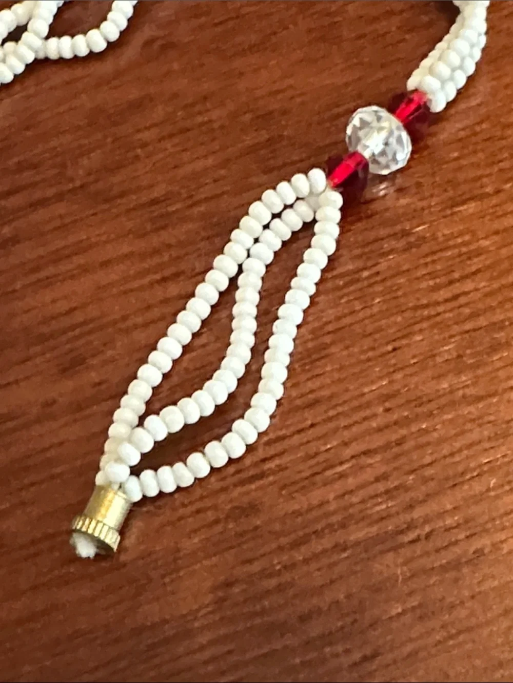 Fashion Jewelry White Seed Bead Bracelet with Red and Clear Accents